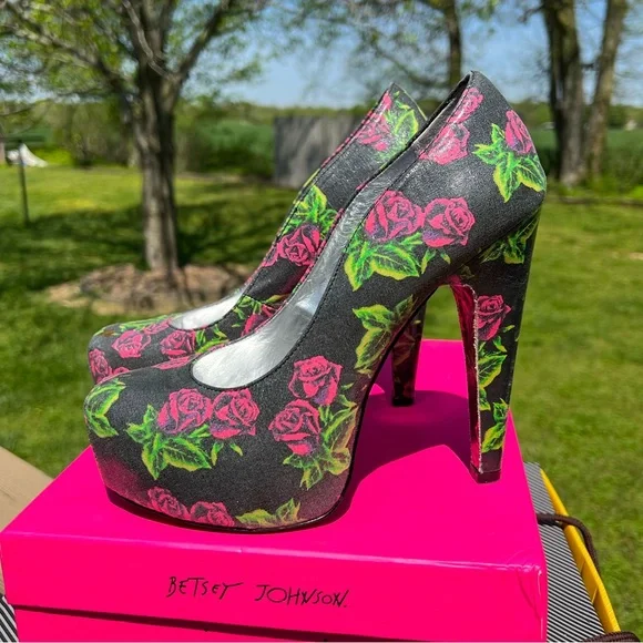 Betsey Johnson ヴィンテージ Sベッツィジョンソン Betsey Johnson's 68th birthday | British Vogue | British Vogue